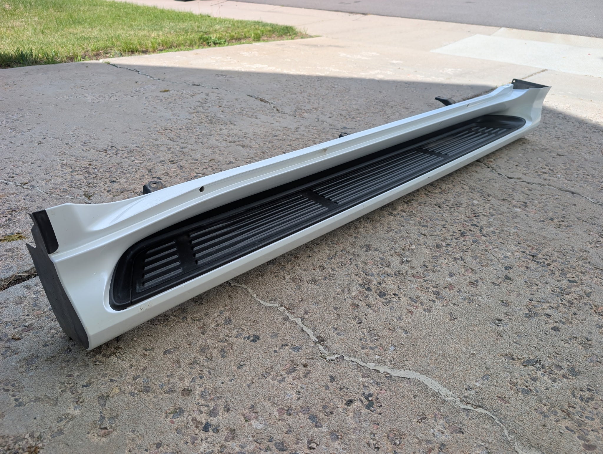 GX460 - Starfire Pearl White Rocker Panels (used)
