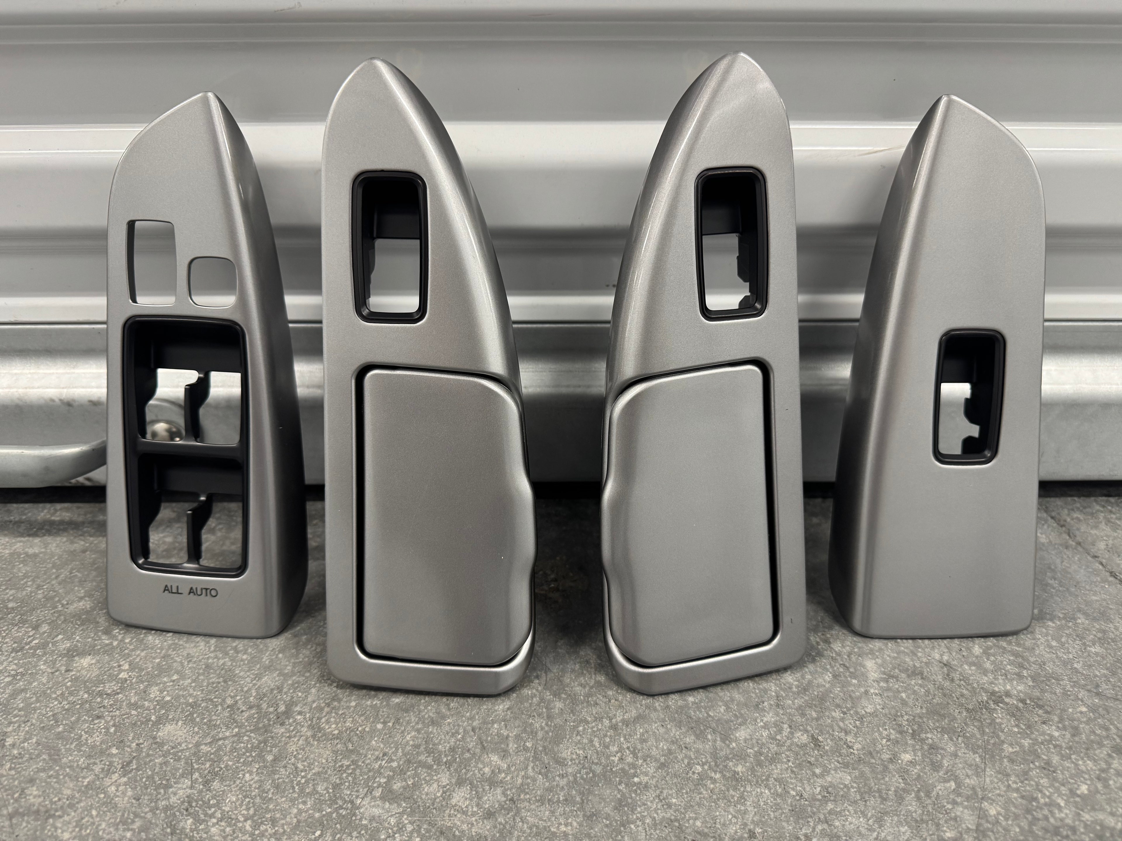 PRADO 120 Console Door Switch Plate Kit