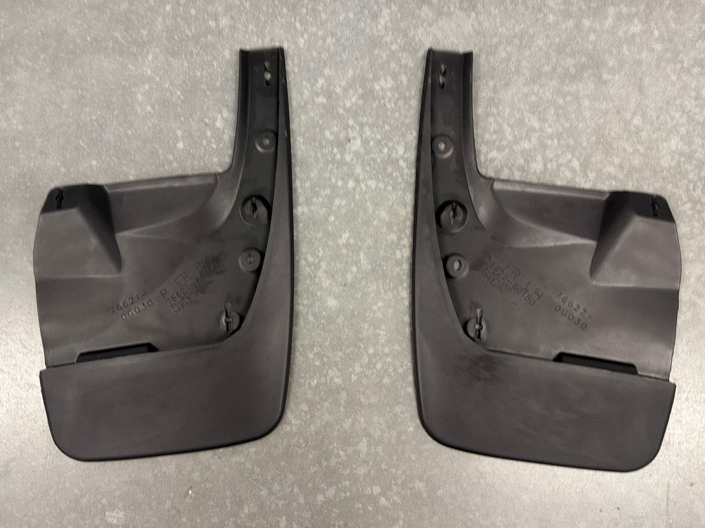 Prado 150 Mud Flaps (Front) - Rocker Panel Kit