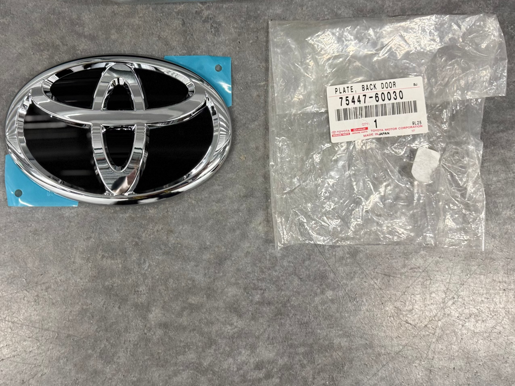 Toyota JDM Emblem - Rear Door Kit